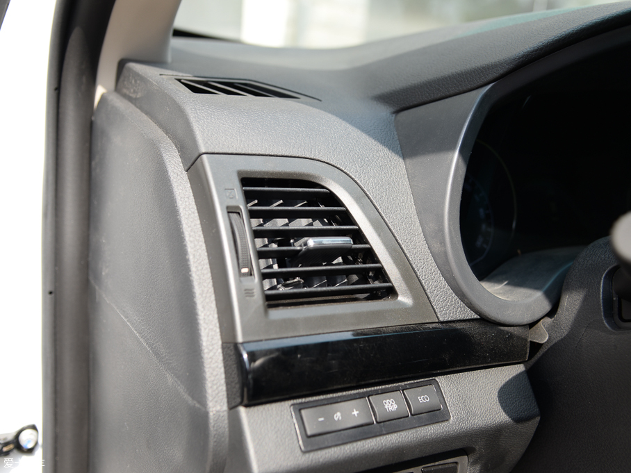 2016��ȁ���e5 300 ���A��