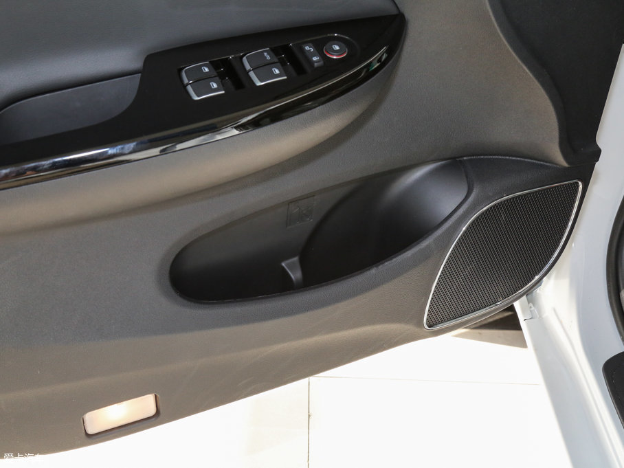 2016��ȁ���e5 300 ���F��