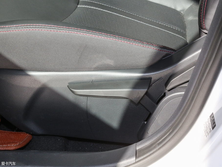 2016��ȁ���e5 300 ���F��