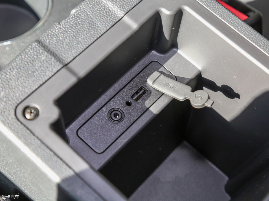 2016��ȁ���e5 300 ���F��