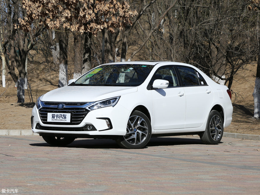 比亞迪汽車2017款秦100