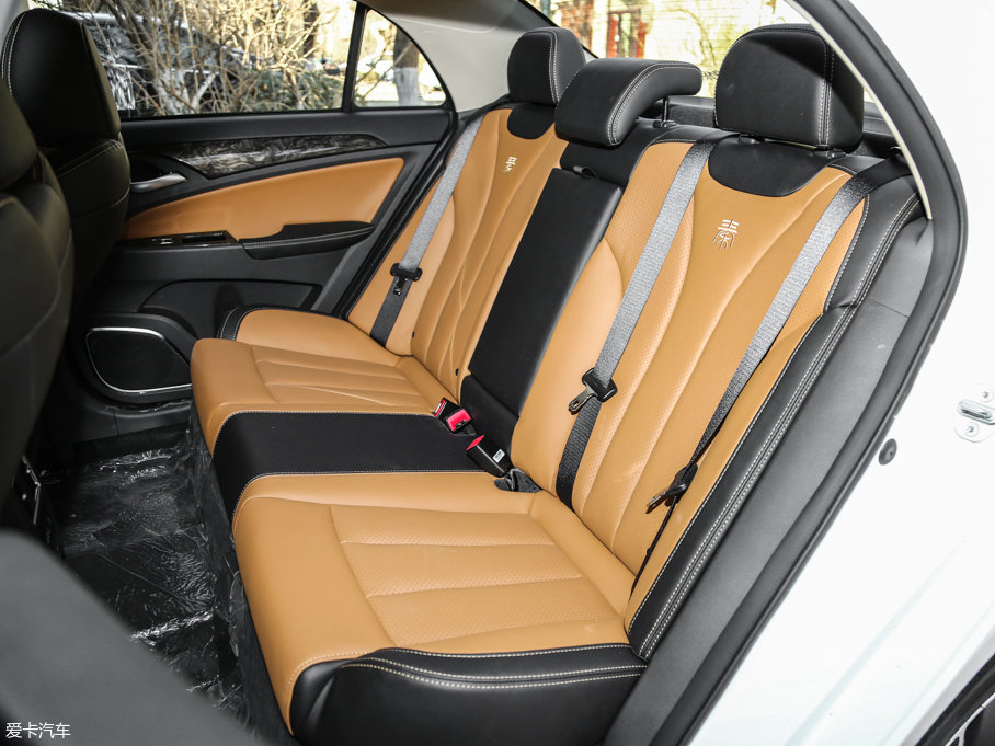 比亞迪汽車2017款秦100