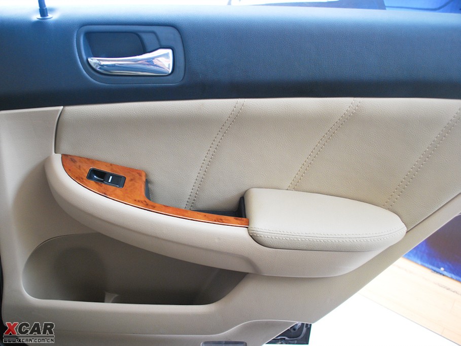 2009ȁF6 ؔ 2.0L քm