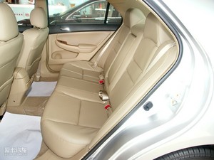 2009款2.0 手动豪华型 空间座椅