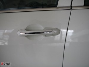 2009款2.0L 手动标准型（财富版） 主驾门拉手