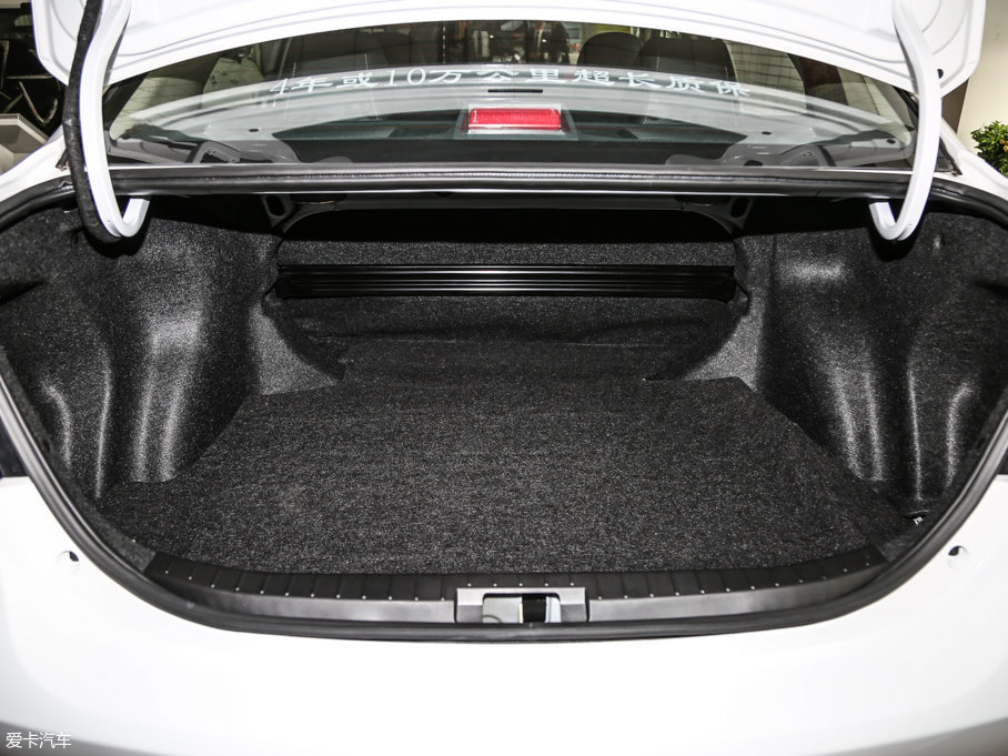 比亞迪汽車2016款比亞迪F3