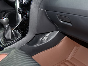 2016款1.5L 手动豪华型 空间座椅