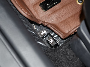 2016款1.5L 手动豪华型 空间座椅