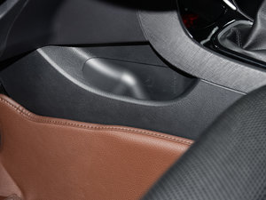 2016款1.5L 手动豪华型 空间座椅