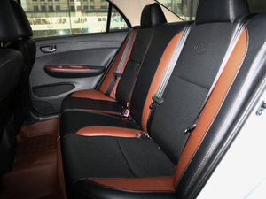 2016款1.5L 手动豪华型 后排座椅
