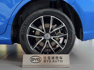 2017款1.5TI 自动智联精英型 7座 轮圈