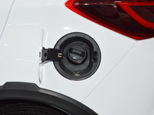 2017款1.5L 手动全景天窗版 油箱盖