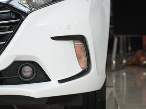 2017款1.5T 尊贵版 前雾灯