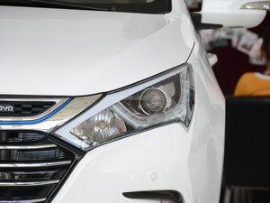 2017款1.5T 尊贵版 大灯