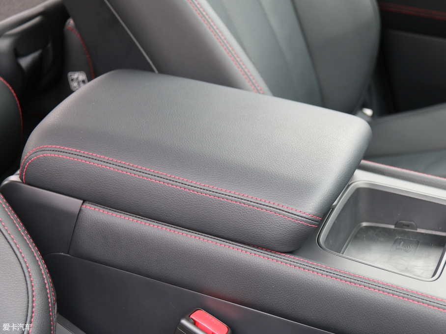 2018Դ DM 2.0T (lin)(chung) 7 V