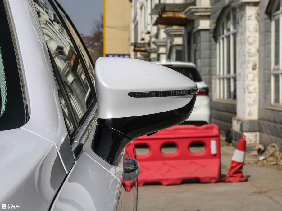 2018Դ DM 2.0T (lin)(chung)I 7 V