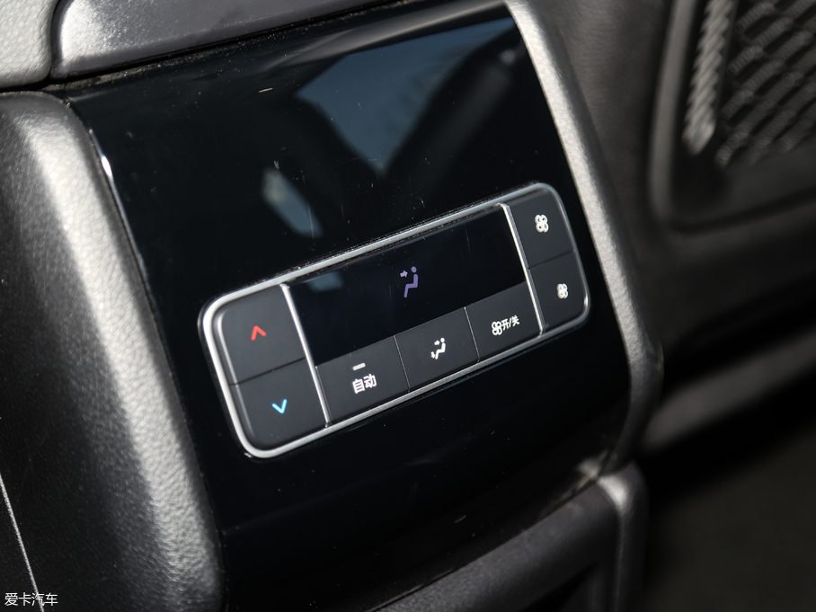 2018Դ DM 2.0T  7 V