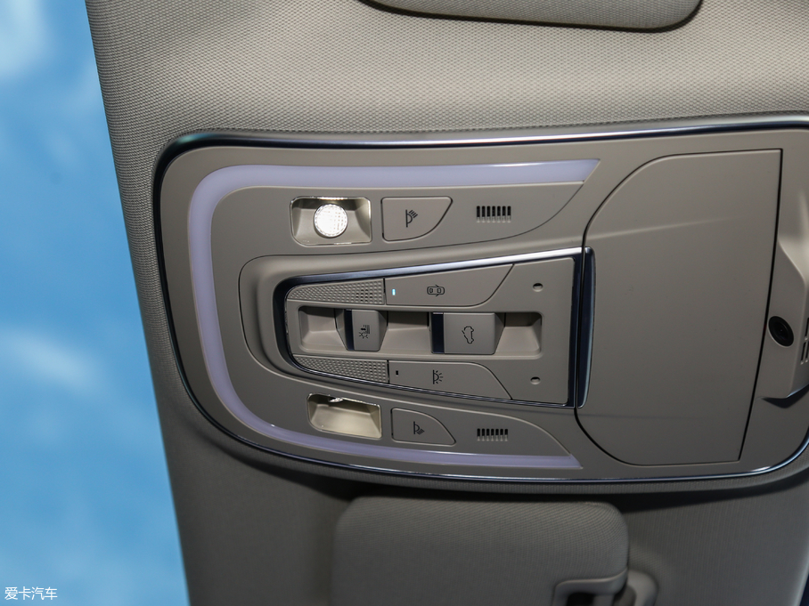 2018Դ DM 2.0T  7 V