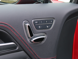 2018DM 2.0T  7 V {{