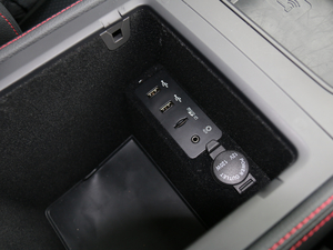 2018DM 2.0T (q)(lin)(chung) 7 V g