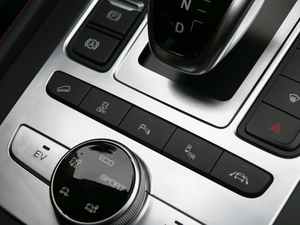 2018DM 2.0T  7 V п؅^