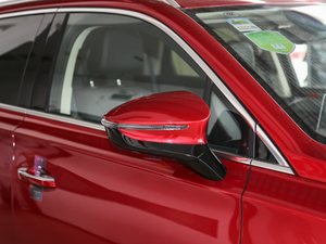 2018DM 2.0T  7 V ^