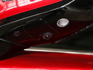 2018DM 2.0T  7 V ^