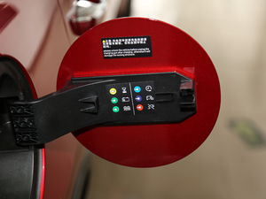 2018DM 2.0T  7 V ^