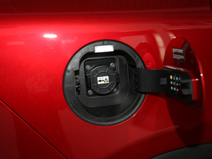 2018DM 2.0T  7 V ^