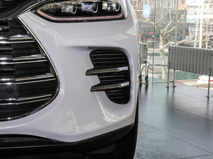 2018DM 2.0T  7 V ^