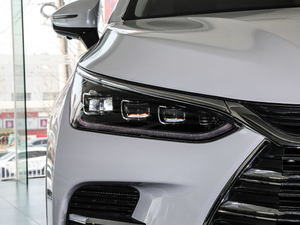 2018DM 2.0T  7 V ^