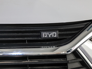 2018DM 2.0T  7 V ^