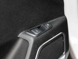 2018DM 2.0T I 7 V g