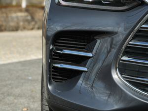 2018DM 2.0T  7 V ^