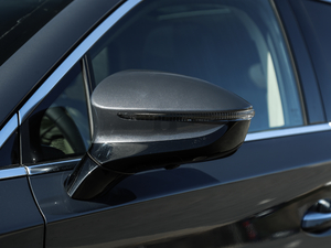 2018DM 2.0T  7 V ^