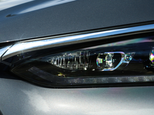 2018DM 2.0T  7 V ^