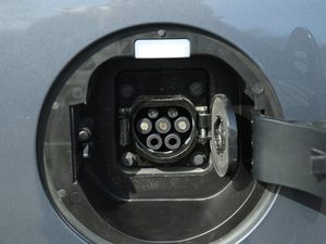 2018DM 2.0T  7 V ^