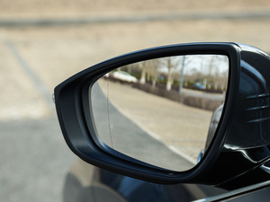 2018DM 2.0T  7 V ^