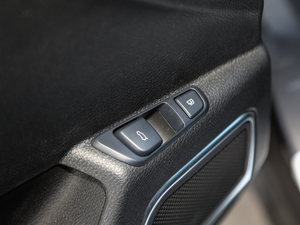 2018DM 2.0T  7 V п؅^