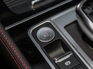 2018DM 2.0T  7 V п؅^