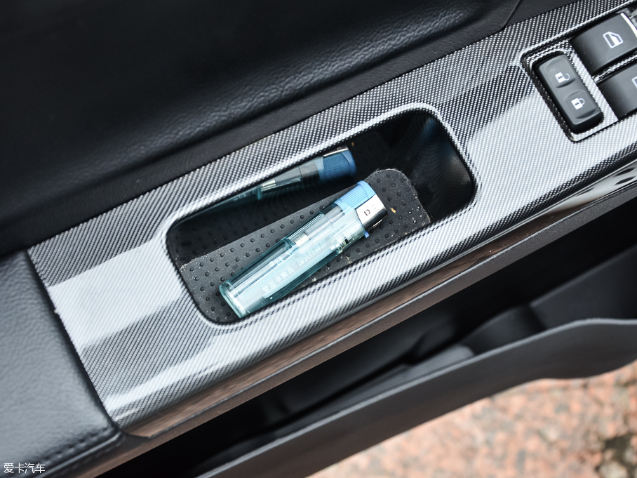 2015UT7 2.8T ͸߉܉F˜S