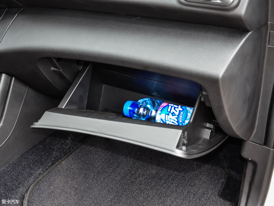 2015UT7 2.8T ͸߉܉(q)F˜S