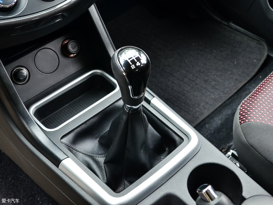 2015UT7 2.8T ͸߉܉F˜S