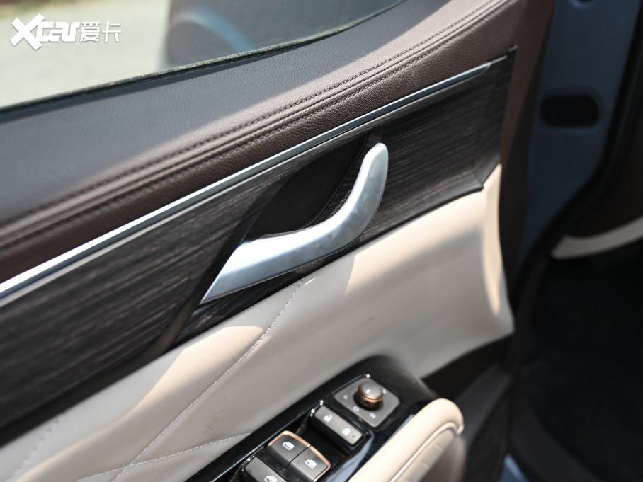 2022���J�U7 2.3T �Ԅ������Ş�� ����