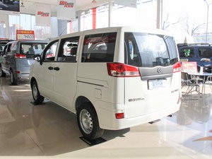 2014款1.5L 手动标准版 7座 国V 左后45度