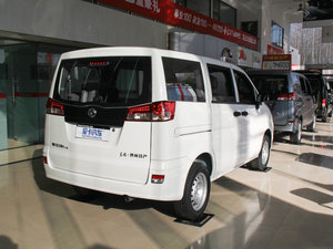 2014款1.5L 手动标准版 7座 国V 整体外观