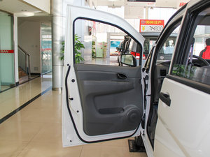 2014款1.5L 手动标准版 7座 国V 驾驶位车门