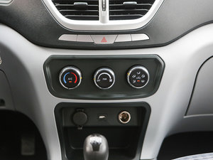 2016款1.5L 手动标准型 7座 空调调节