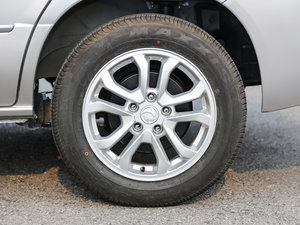 2016款1.6L 手动豪华型 7座 轮圈