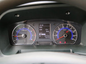 2016款1.6L 手动豪华型 7座 仪表